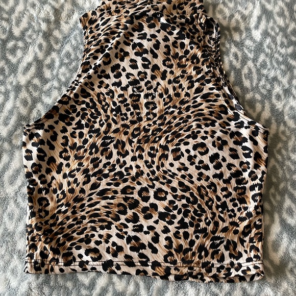 Animal Leopard or Cheetah Print Mock Neck Top size M - Picture 2 of 5
